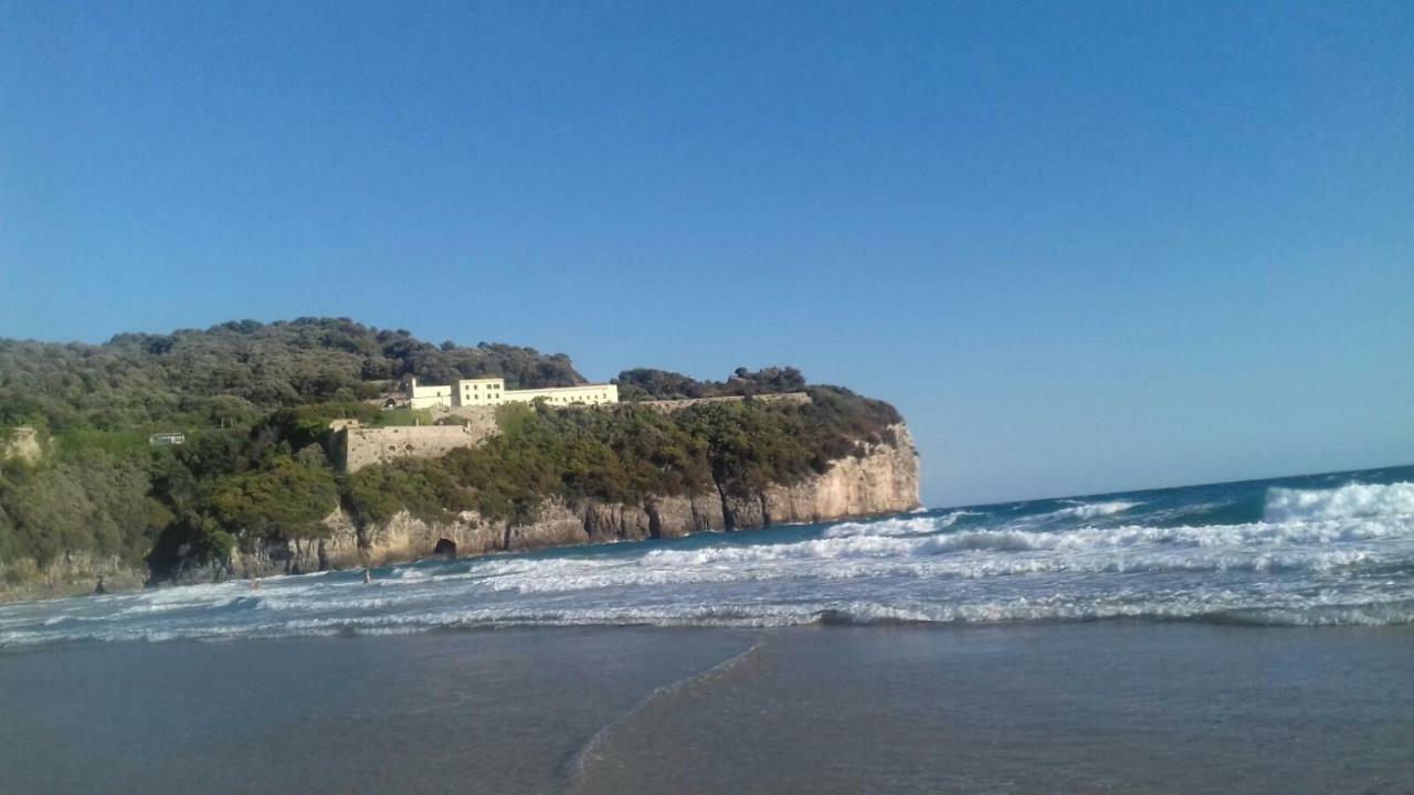 L'Ancorotto Azzurro Apartment Гаета Екстериор снимка
